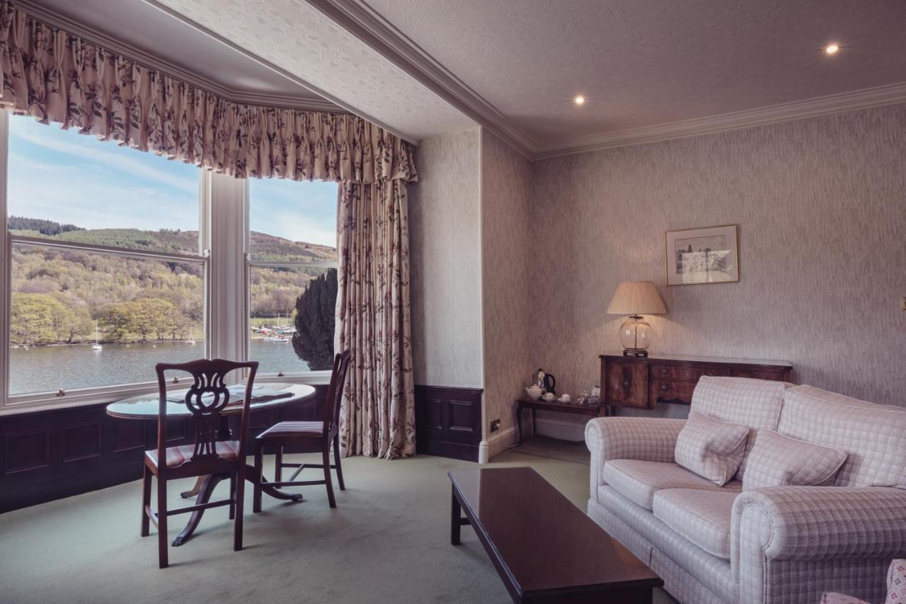 Hotel And Lakeside